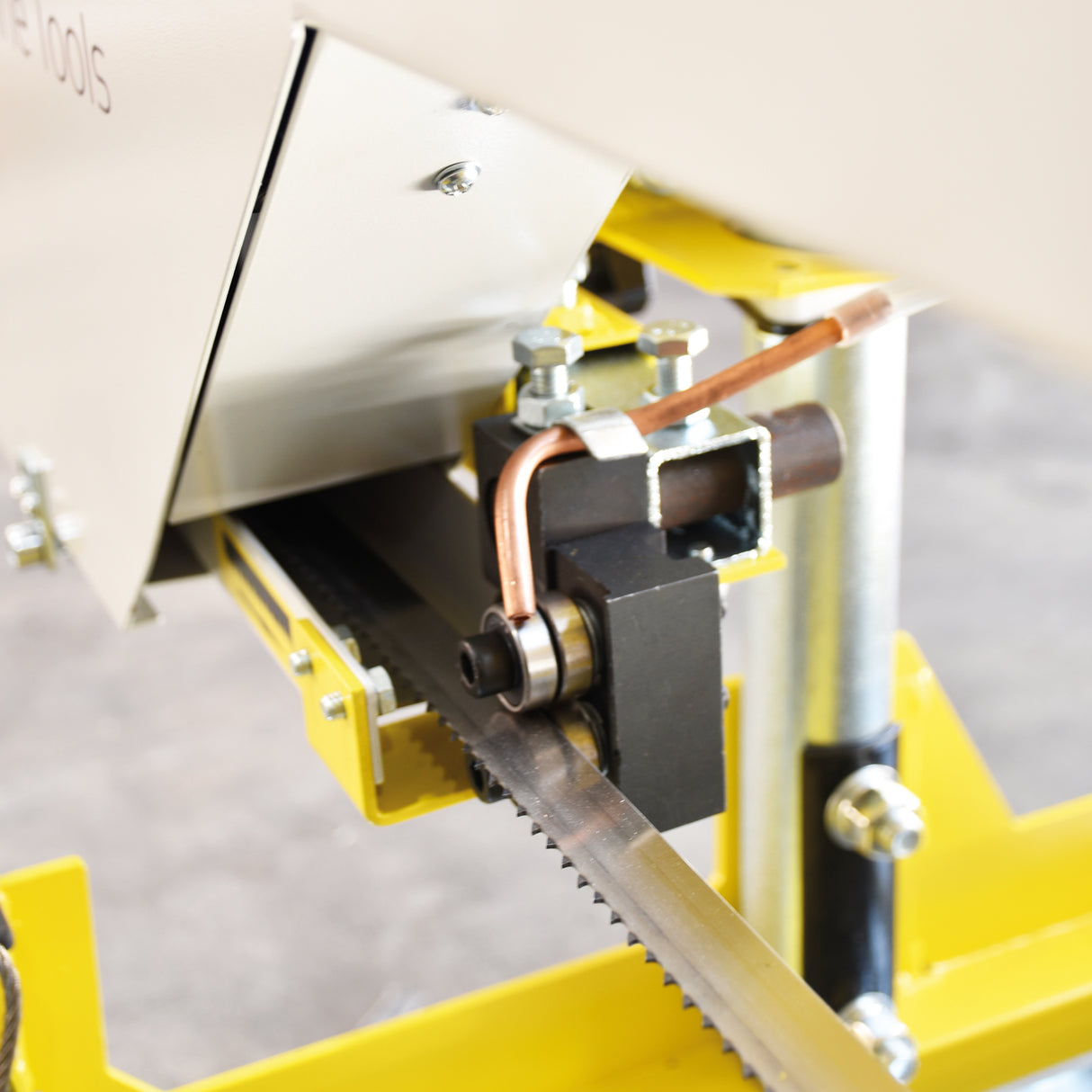 BAMATO BBSW-400 Blockbandsäge mit 3,0 m Rollenbahn (400V)