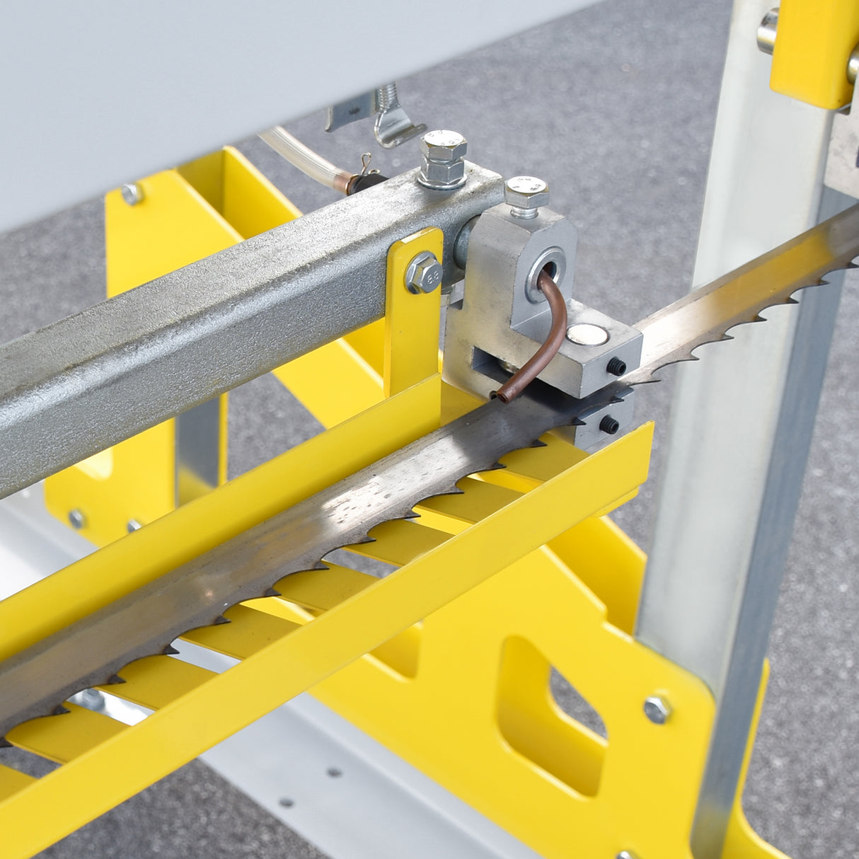 BAMATO BBSW-660GPRO Blockbandsäge mit Benzinmotor und elektrischer Höhenverstellung