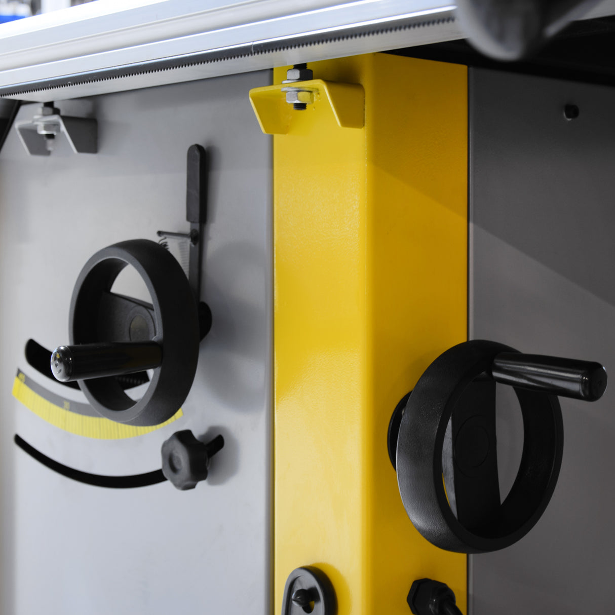 BAMATO BFKS-2000 Formatkreissäge inkl. XXL-Lieferumfang und Standard-Vorritzaggregat