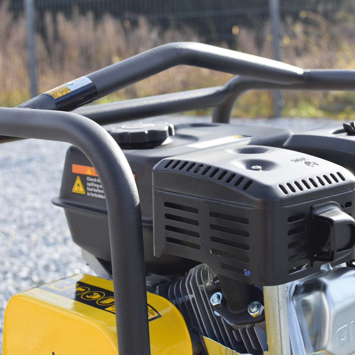 BAMATO Rüttelplatte R-100 mit Gummimatte & Zubehörsatz