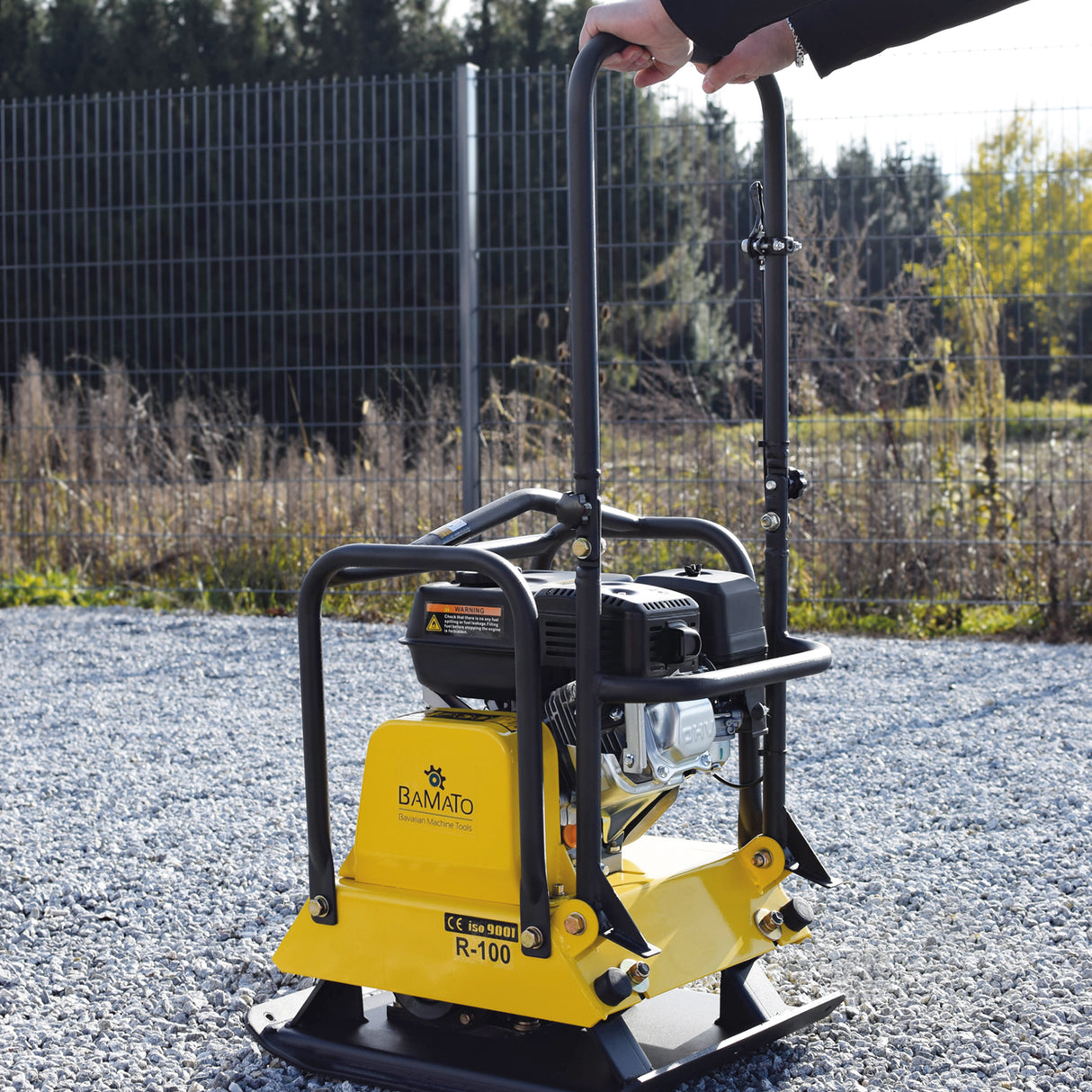 BAMATO Rüttelplatte R-100 mit Gummimatte & Zubehörsatz