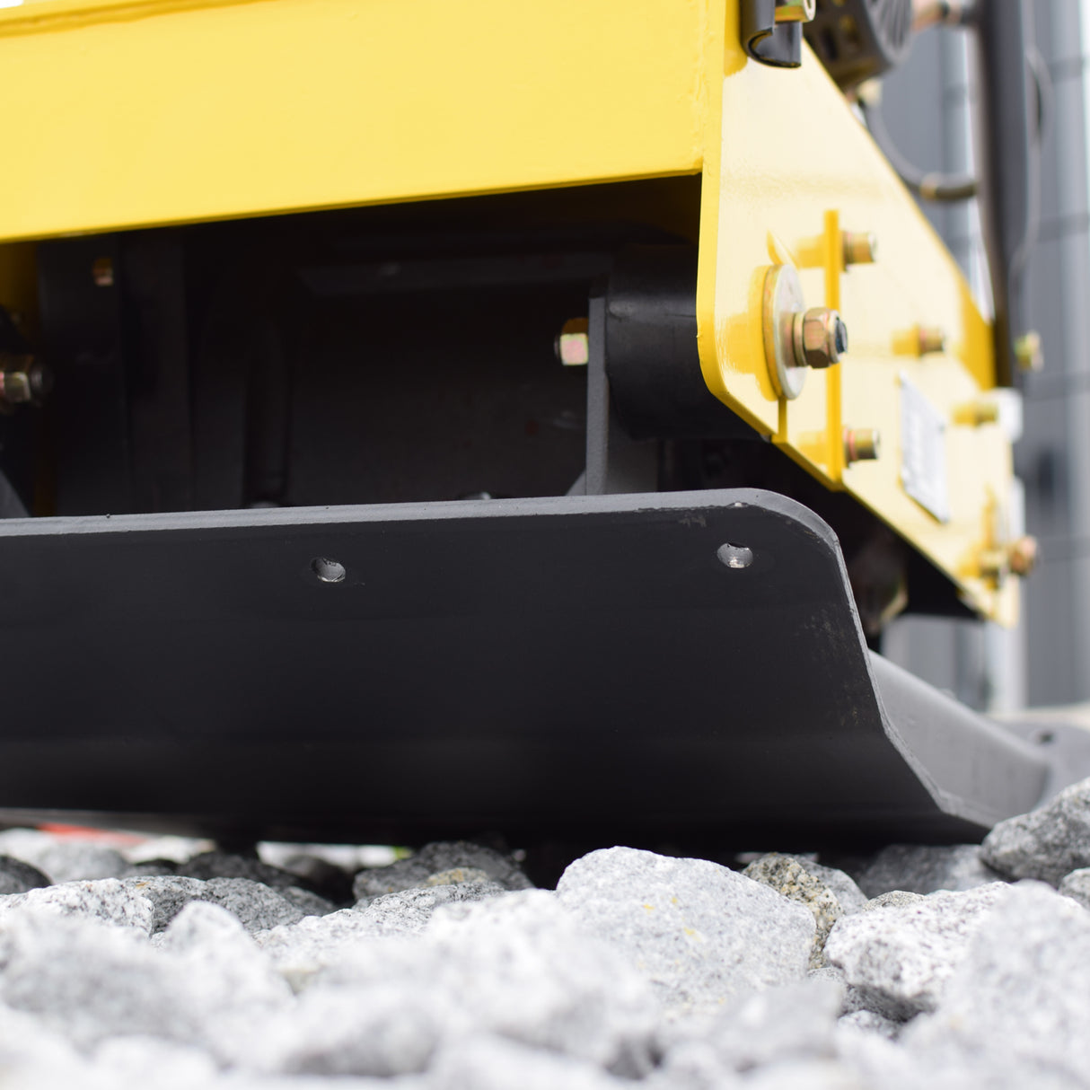 BAMATO Vibrationsplatte R-165RV mit Vor- und Rücklauf