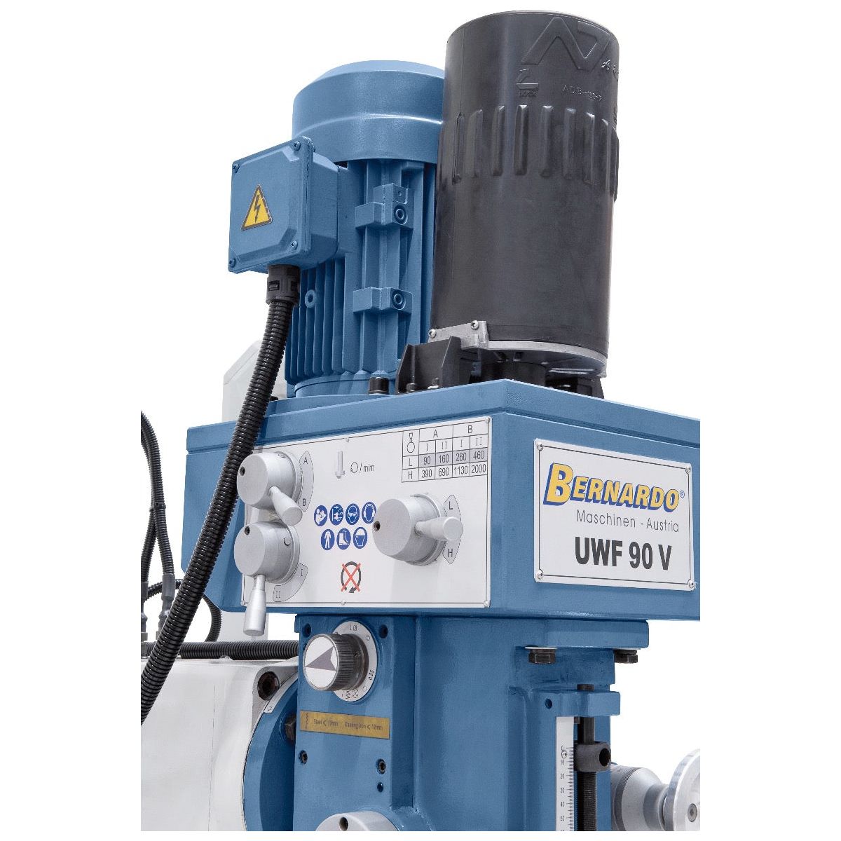 BERNARDO Universalfräsmaschine – Modell UWF 90 V mit pneumatischer Werkzeugklemmung