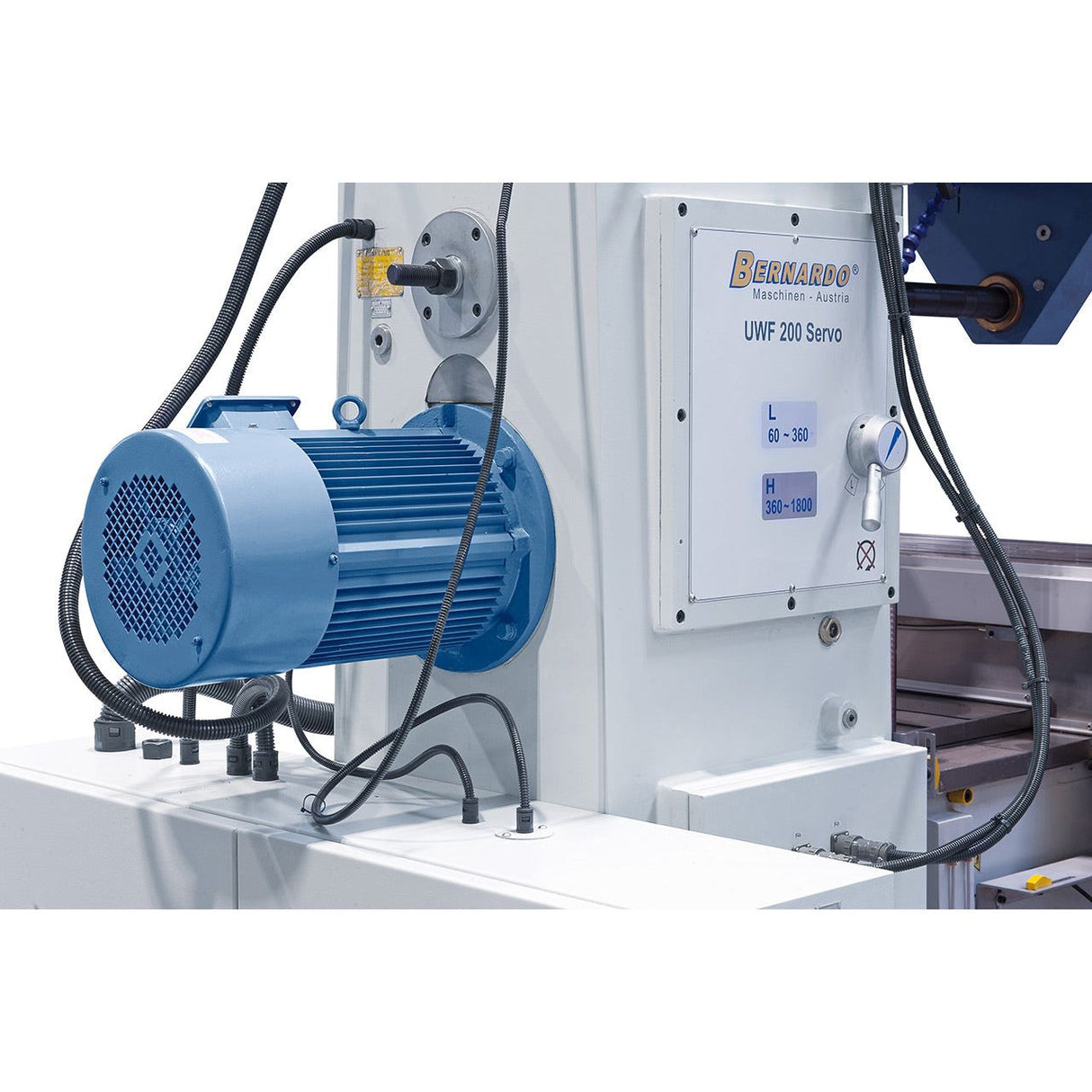 BERNARDO Universalfräsmaschine mit Servoantrieb – Modell UWF 200 Servo