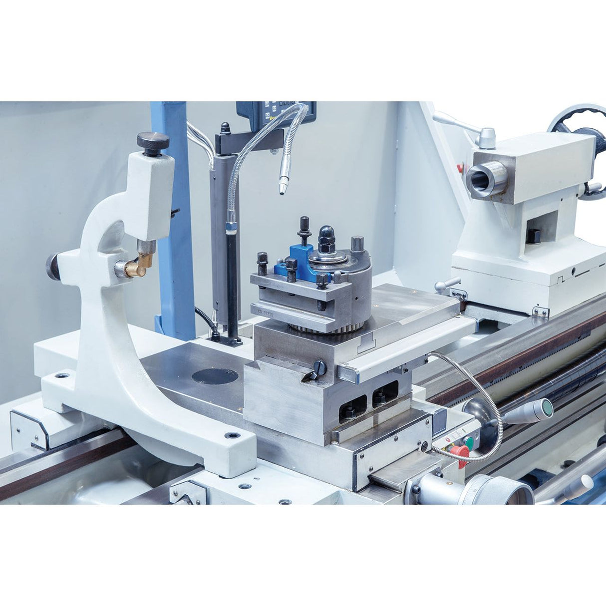 BERNARDO Universaldrehmaschine – Modell Goliath 660 x 2000 inkl. 3-Achs-Digitalanzeige