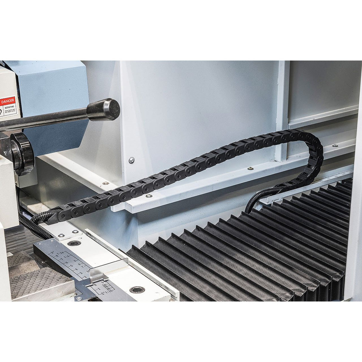 BERNARDO Universal-Rundschleifmaschine – Modell URS 32100 PLC