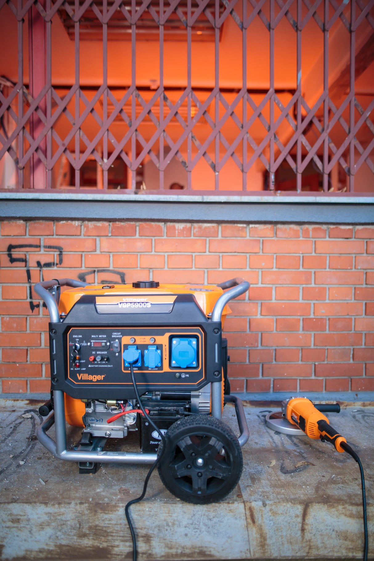 Villager VGP 5900 S – Stromgenerator 5,4 kW mit AVR, Elektrostart & 25 l Tank - VI-055117
