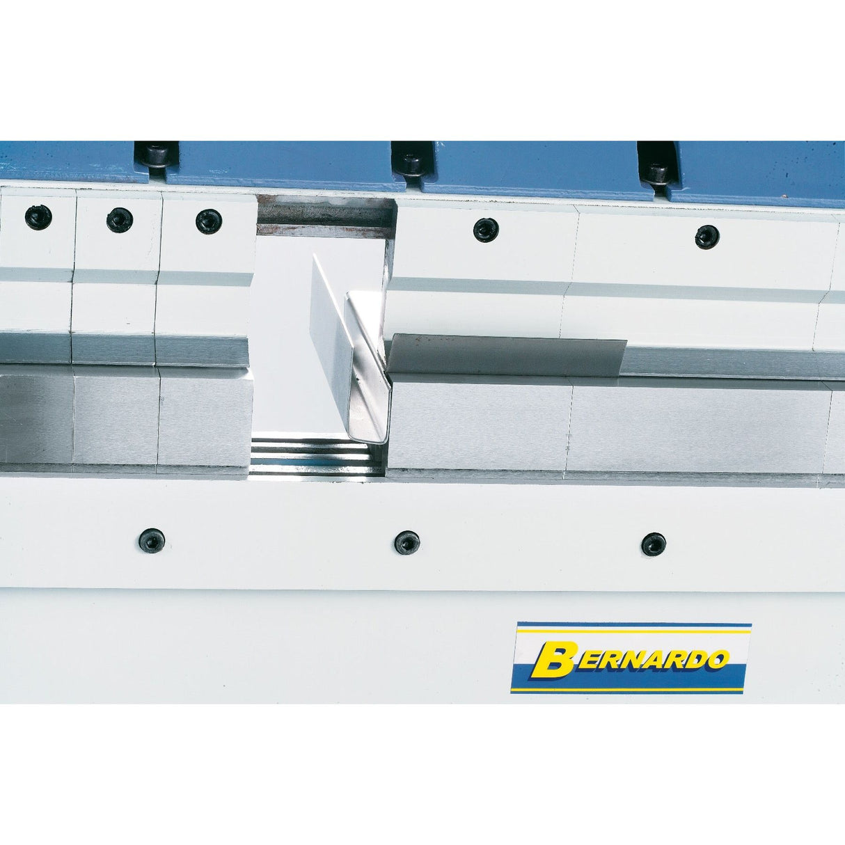 BERNARDO Schwenkbiegemaschine mit segm. Ober-,Unter- und Biegewange – Modell B 1050 BOX