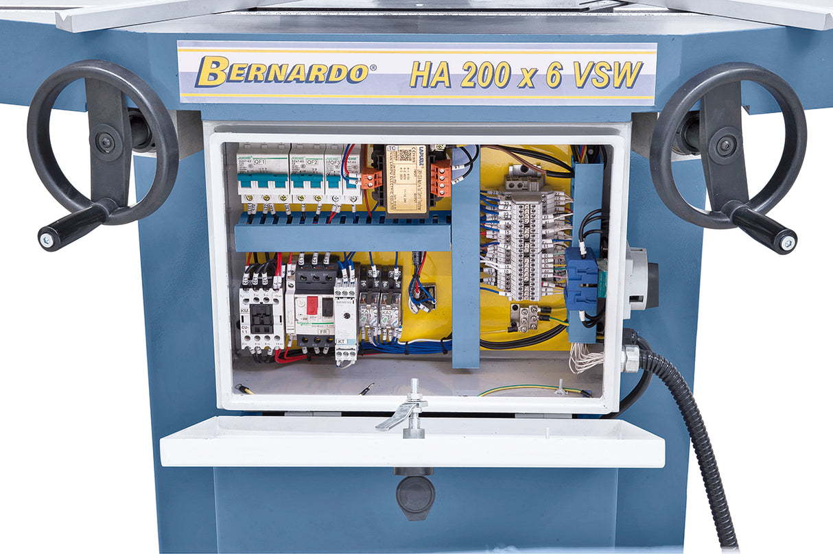 BERNARDO Hydraulische Ausklinkmaschinen – Modell HA 200 x 6 VSW