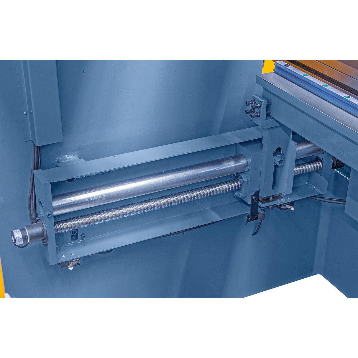 BERNARDO Hydraulische Abkantpresse – Modell AKPL 3200 x 125 mit manueller Bombiereinrichtung