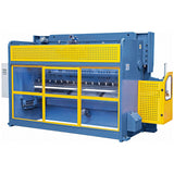 BERNARDO Hydraulische Abkantpresse – Modell AKPL 4000 x 160 mit manueller Bombiereinrichtung