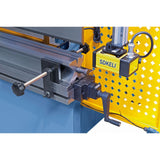 BERNARDO Hydraulische Abkantpresse – Modell AKPL 4000 x 160 mit manueller Bombiereinrichtung