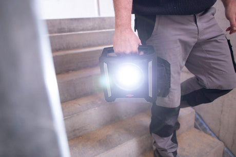 BRENNENSTUHL LED-Akku-Baustrahler 4000 MA 40 W 4500 lm 18 V IP65 – Multi Battery