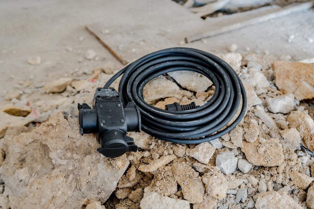 Brennenstuhl Schutzkontaktverlängerung 10 m H07RN-F, 3x1,5 mm², IP44, Vollgummi, 3-Wege-Kupplung