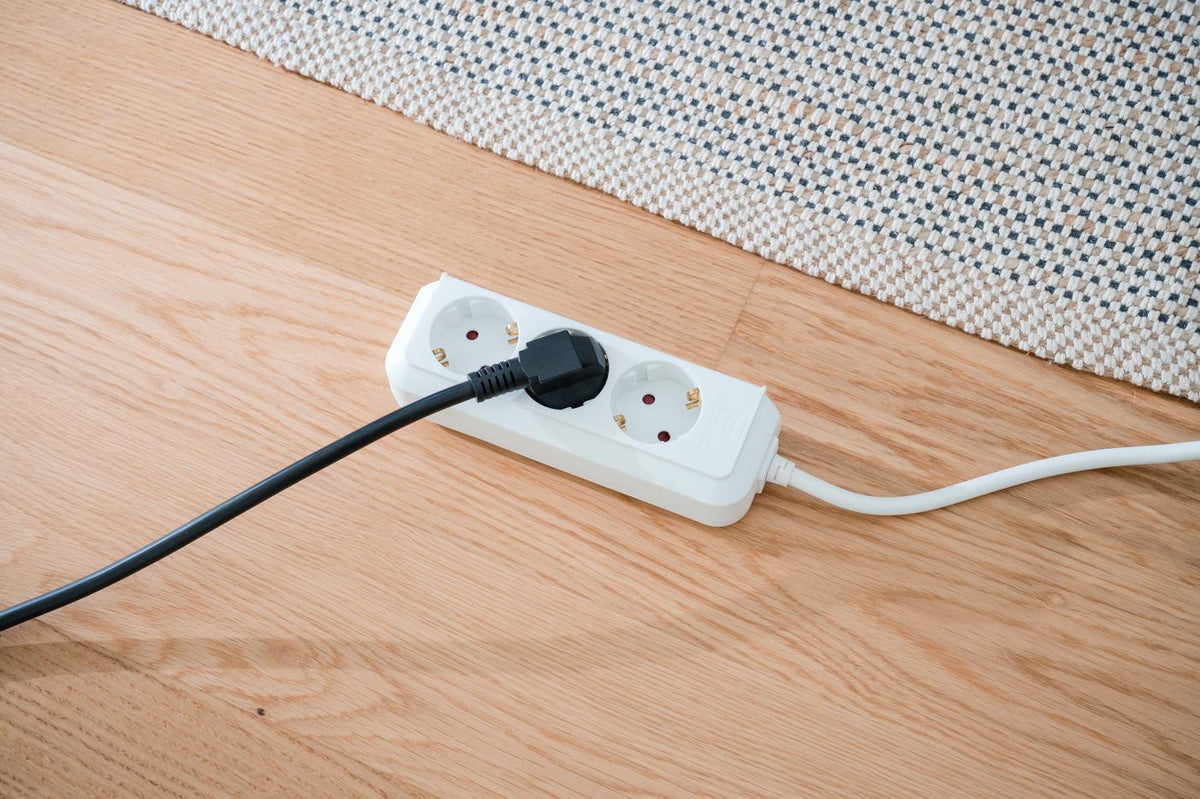 BRENNENSTUHL Steckdosenleiste Eco Line 16 A 250 V, 3 Steckdosen, 1,5 m H05VV-F, weiß