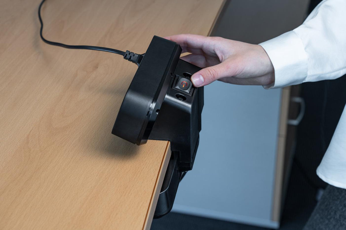 BRENNENSTUHL Tischsteckdosenleiste estilo Dublex 16 A 12 V silber – 9 Steckdosen, USB C 30 W, USB A 18 W