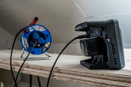 BRENNENSTUHL LED-Hybrid-Baustrahler 10050 MH 100 W 12500 lm IP54 – Akku- und Netzbetrieb