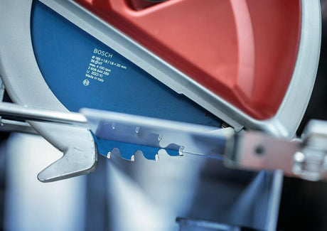 Bosch EXPERT Stainless Steel Kreissägeblatt 230 mm, 46 Zähne, für Edelstahl
