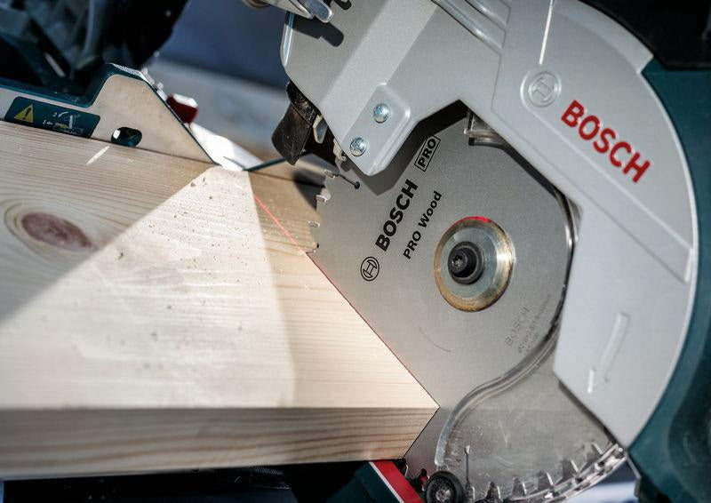 Bosch Kreissägeblatt PRO Wood AD 160 mm Z24 WZ für präzise Holzschnitte