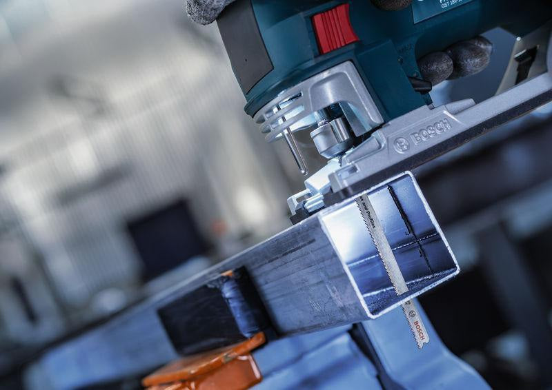 BOSCH Stichsägeblatt T 321 AF für schnelle Metallschnitte, 132 mm, BIM, 5 Stück pro Karte