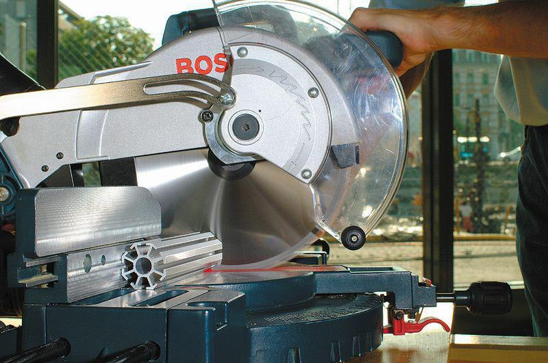 BOSCH Kreissägeblatt 300 mm 96 Zähne HLTCG für Aluminium, Kunststoff und Holz