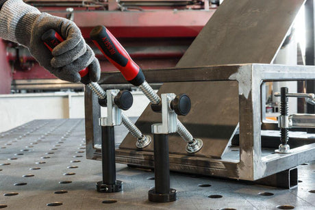 BESSEY Schwenkadapter TW28AV 160 mm für Bohrungs-Ø 28 mm – stufenlos schwenkbar