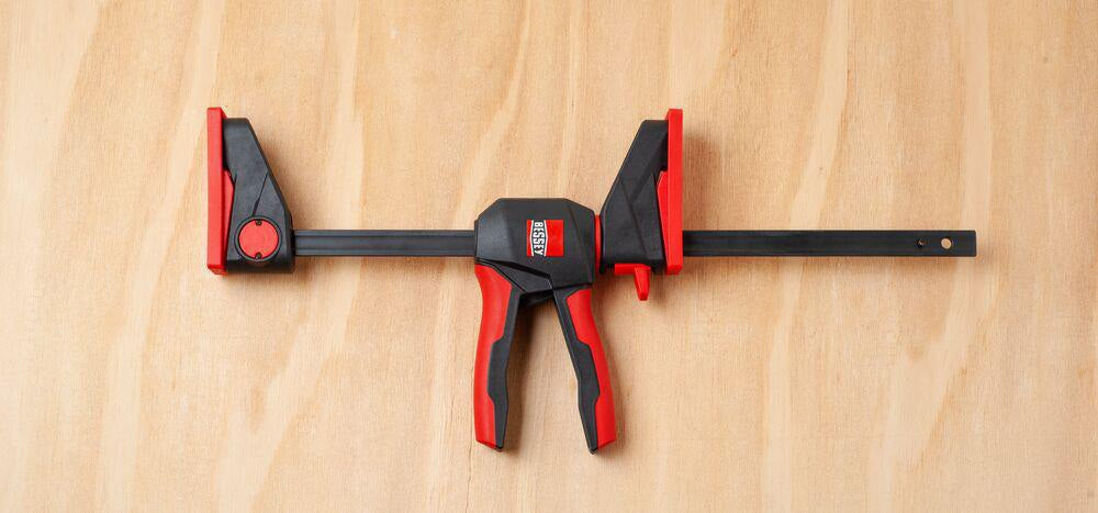 BESSEY Einhandzwinge EZ360-15 mit 360° Dreh-Mechanismus, 150 mm Spannweite, 1400 N Spannkraft