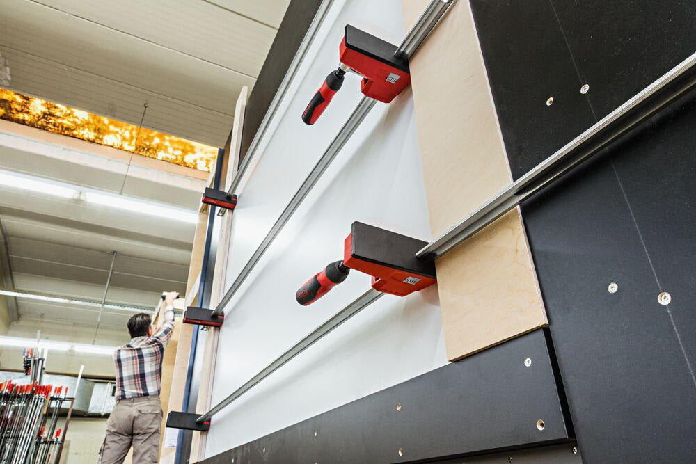 BESSEY Korpuszwinge KREV100-2K Spannweite 1000 mm mit 2K-Griff