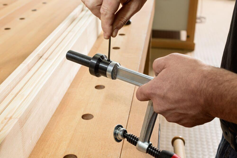 BESSEY Werkbank-Adapter für Bohrungen 16 mm auf 19 mm – Werkzeuglos montieren