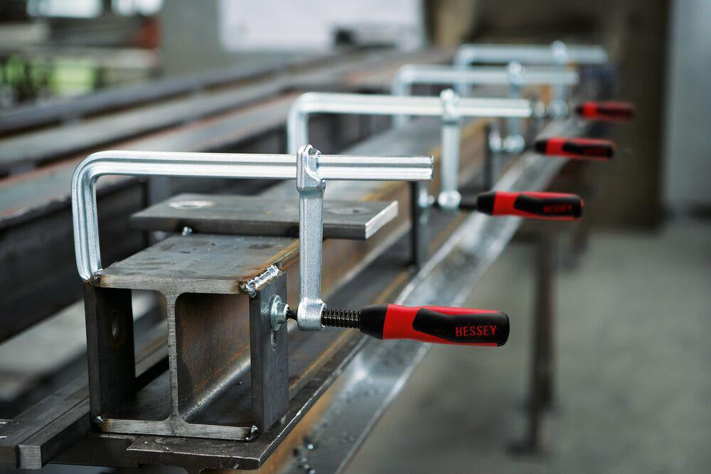 BESSEY Ganzstahlschraubzwinge GZ-2K, Spannweite 120 mm, Ausladung 60 mm, 2-K-Griff, bis 6.000 N Spannkraft