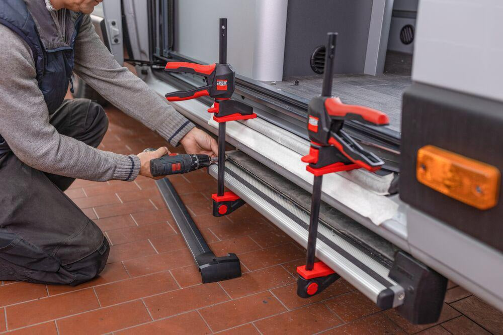 BESSEY Einhandzwinge EZ360-15 mit 360° Dreh-Mechanismus, 150 mm Spannweite, 1400 N Spannkraft