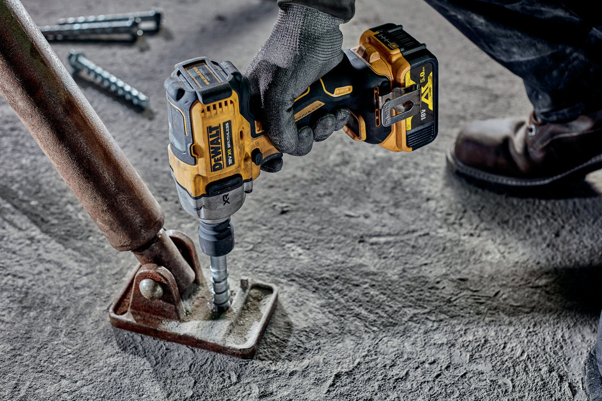 DEWALT Akku-Schlagschrauber DCF892NT 18/54V 12,5mm (1/2 Zoll) A4-kt. 135/406/813 Nm