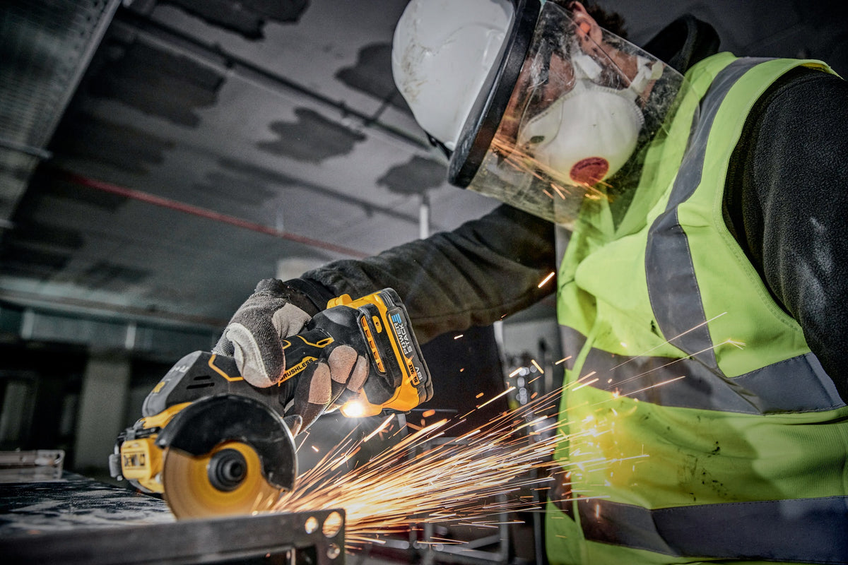 DEWALT Akku-Multimaterialschneider DCS438N 18V – bürstenlos, 76 mm, 22 mm Schnitttiefe