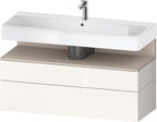 weiß hochglanz / Nische taupe supermatt / weiß
