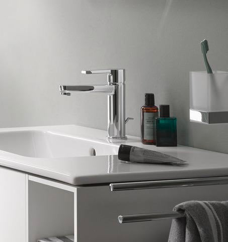 Duravit Karree Zahnputzbecher Chrom mit weißem Matt-Becher, 100x69x110 mm, Wandmontage