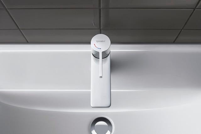 Duravit D-Neo Einhebel-Waschtischmischer mit FreshStart, Zugstange & Chrom – 109 mm Ausladung