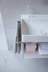Duravit DuraSquare Metallkonsole mit Handtuchhalter links/rechts in Chrom – 665 mm