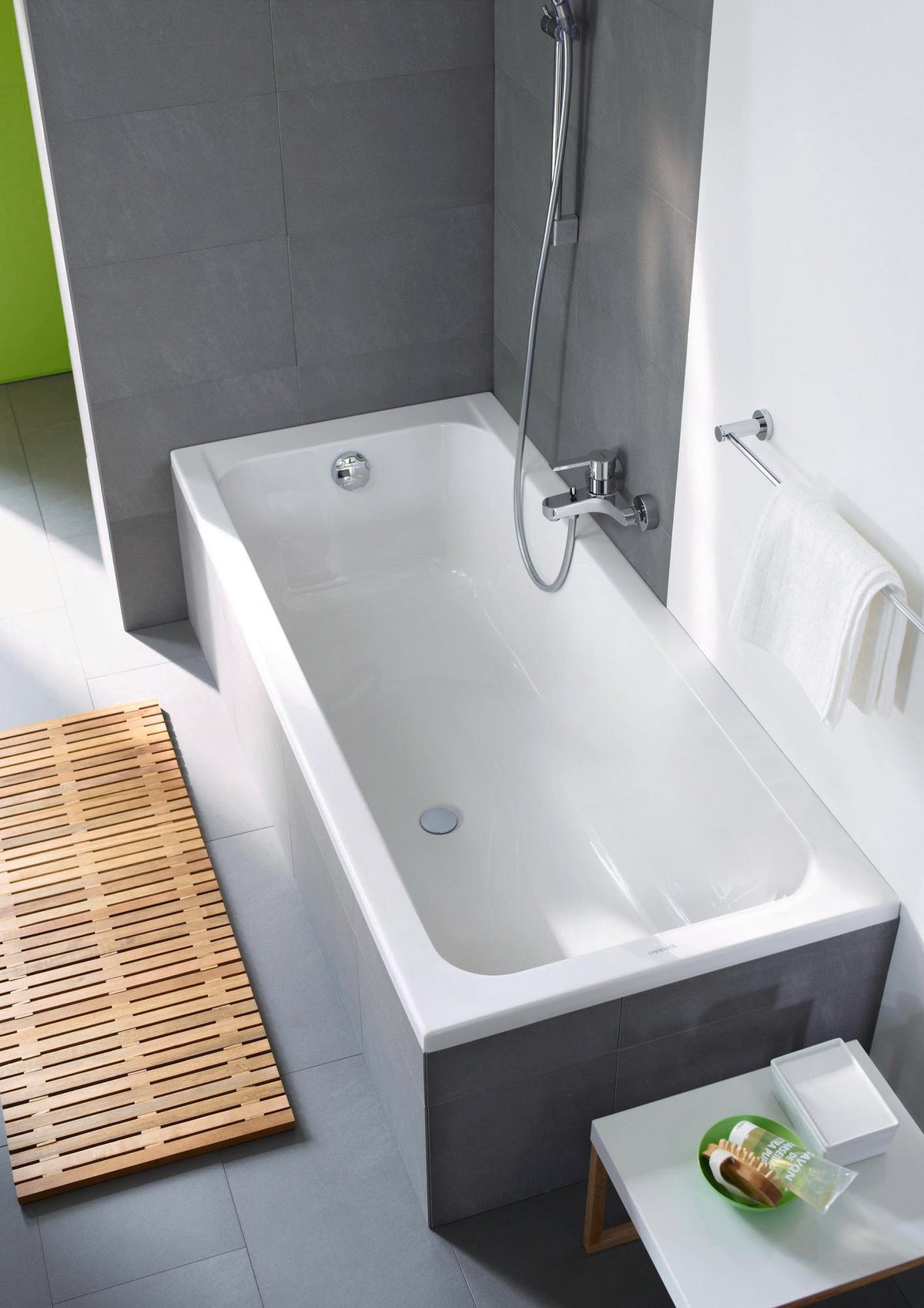 DURAVIT D-Code Badewanne 1700x750 mm Einbau, Mittelablauf, 1 Rückenschräge, Weiß