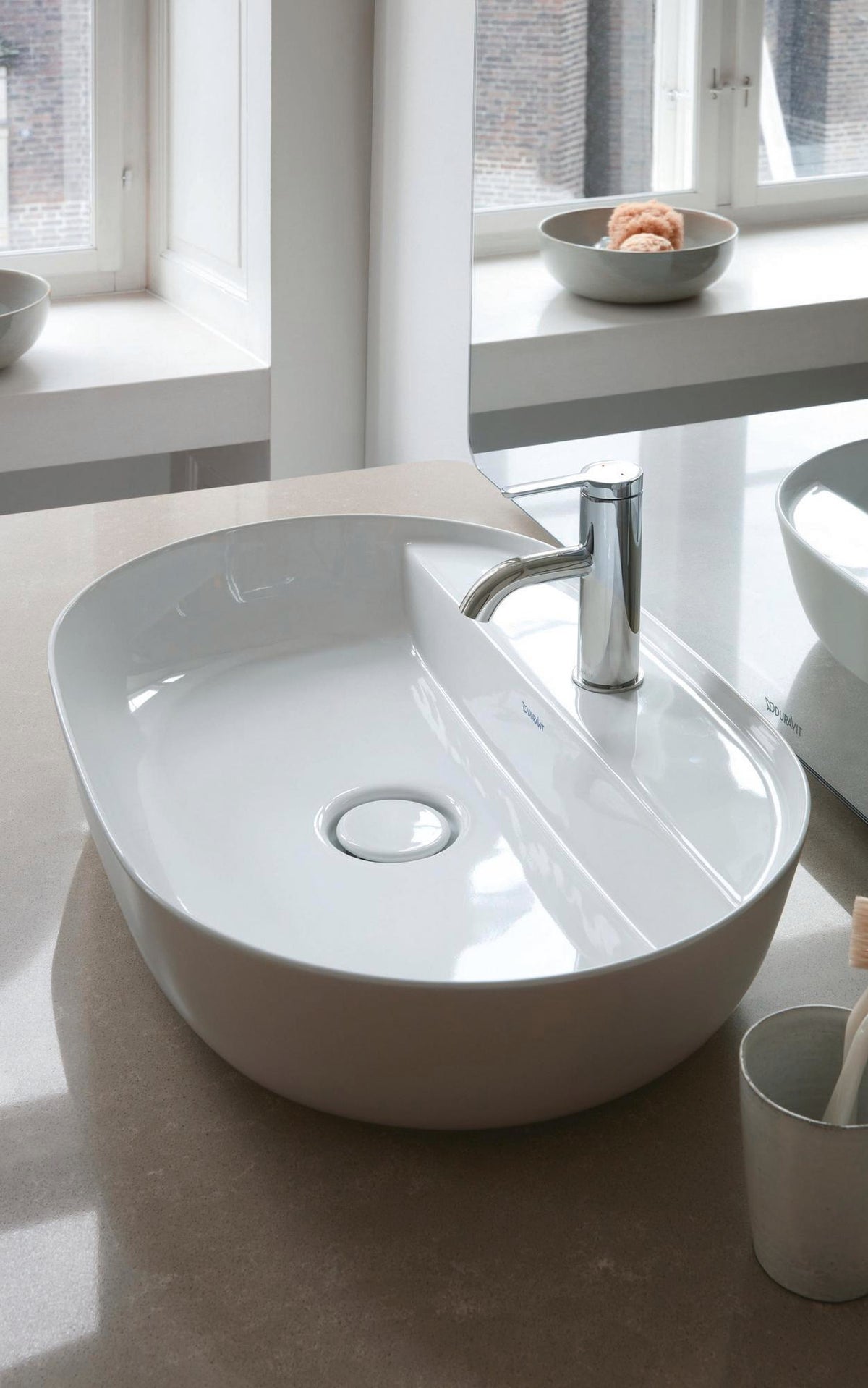 Duravit Luv Waschtischunterbau bodenstehend 1338 mm Weiß Seidenmatt mit Tip-On-Technik