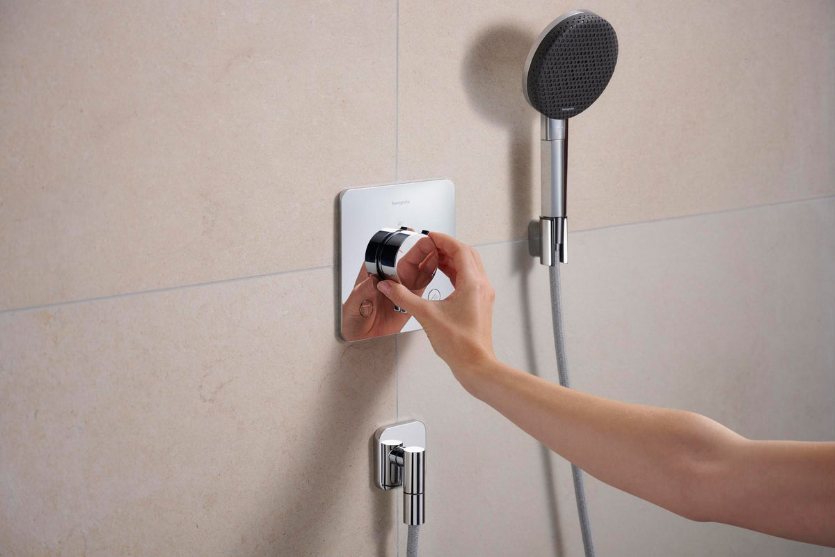 HANSGROHE Wandanschluss FixFit Fine Q mit Rückflussverhinderer – schwarz, 1/2 Zoll, 65 mm Rosette