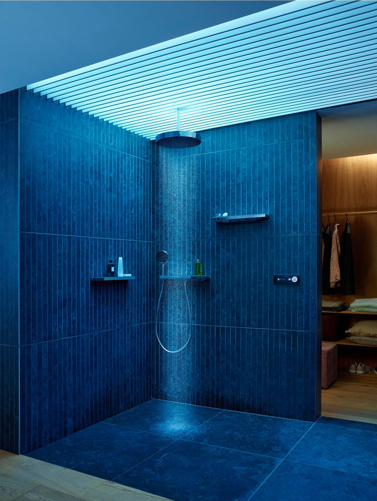 Hansgrohe RainPad Fertigset für 2 Verbraucher – TouchScreen Steuerung, schwarz/chrom