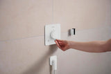 HANSGROHE Wandanschluss FixFit Fine Q mit Rückflussverhinderer – schwarz, 1/2 Zoll, 65 mm Rosette
