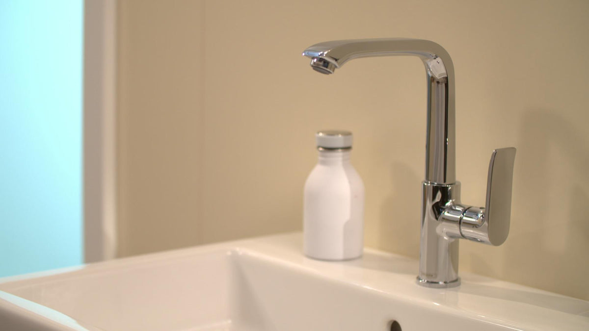 HANSGROHE Metris Einhebel-Waschtischmischer 230 DN 15 mit Schwenkauslauf, chrom