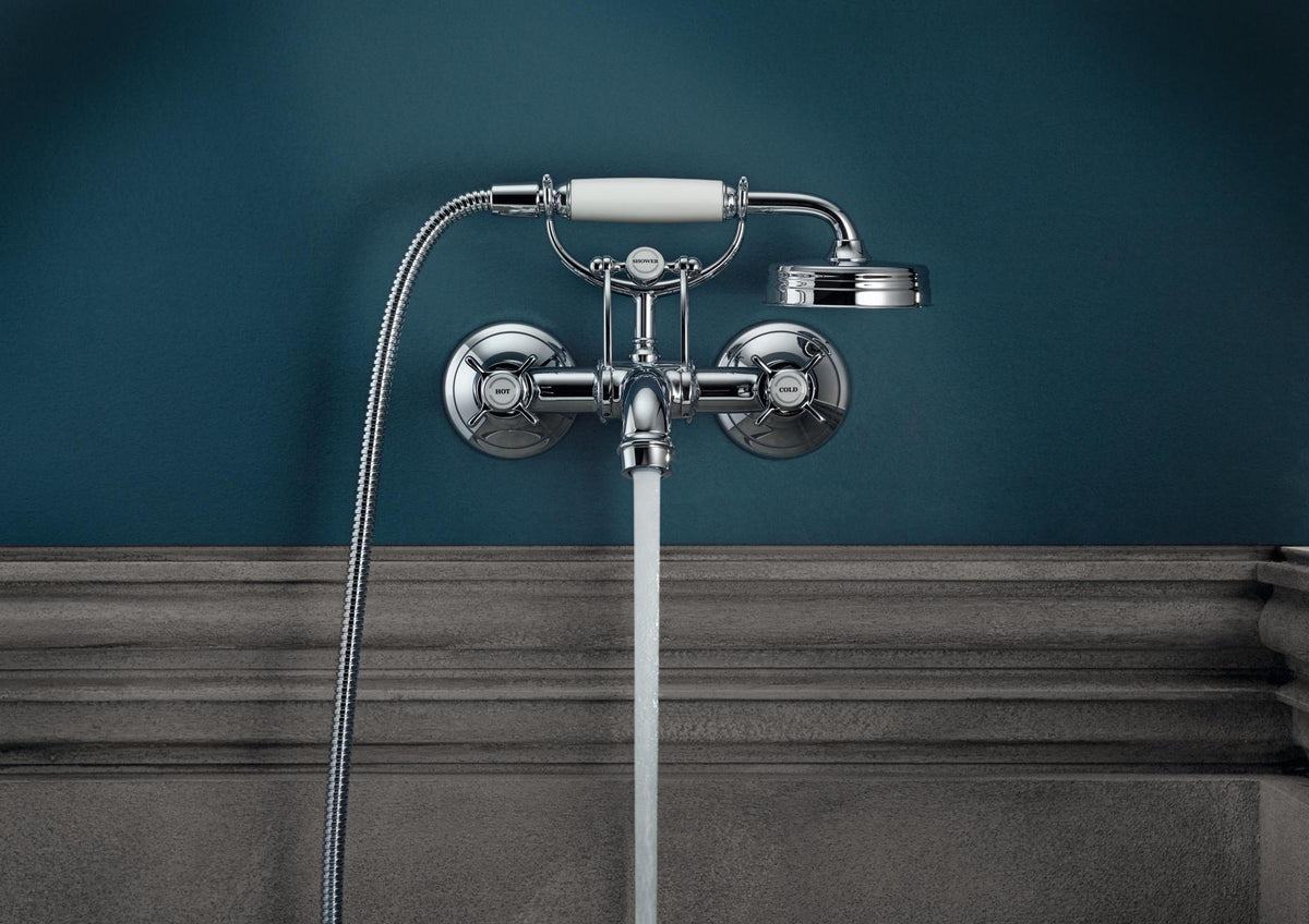 AXOR MONTREUX 2-Griff-Wannenarmatur DN 15, Aufputz, chrom – mit Handbrause & Brausehalter