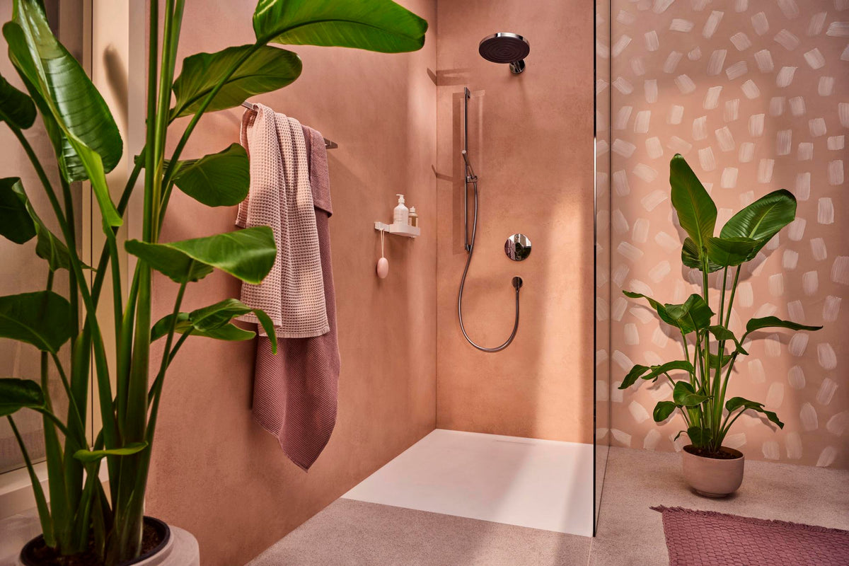 HANSGROHE WallStoris Badewannenset mattschwarz – Wandstange mit Ablage und Korb