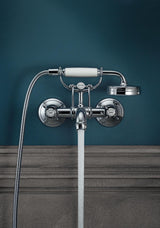 AXOR MONTREUX 2-Griff-Wannenarmatur DN 15, Aufputz, chrom – mit Handbrause & Brausehalter