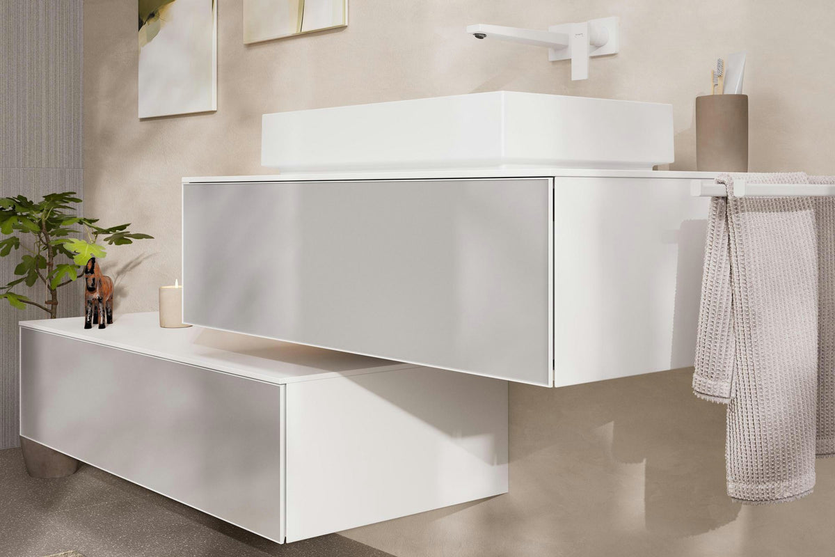HANSGROHE Sideboard Xevolos E – 1180 mm, mattweiß, mit Keramikfront & PushOpen