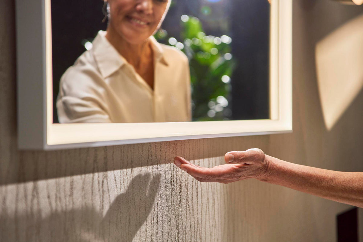 HANSGROHE Xarita E Wandspiegel 800x700 mm mattweiß mit LED-Beleuchtung und IR-Sensor