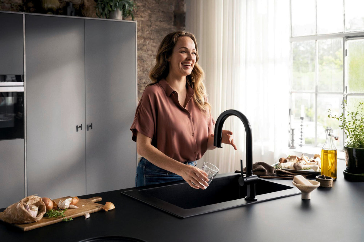 HANSGROHE Aqittura M91 Filtersystem 210 mit Ausziehschlauch und aBox Starter Set – gefiltertes Trinkwasser direkt aus der Küchenarmatur