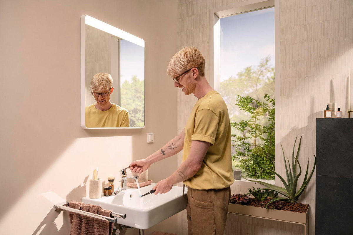 Hansgrohe Xarita Lite Q Spiegel 360 mm mit horizontaler LED-Beleuchtung, mattschwarz